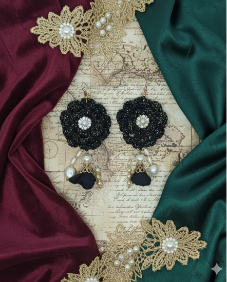 Háčkované  dizajnové náušnice "Festival módy,dizajnu a umenia"